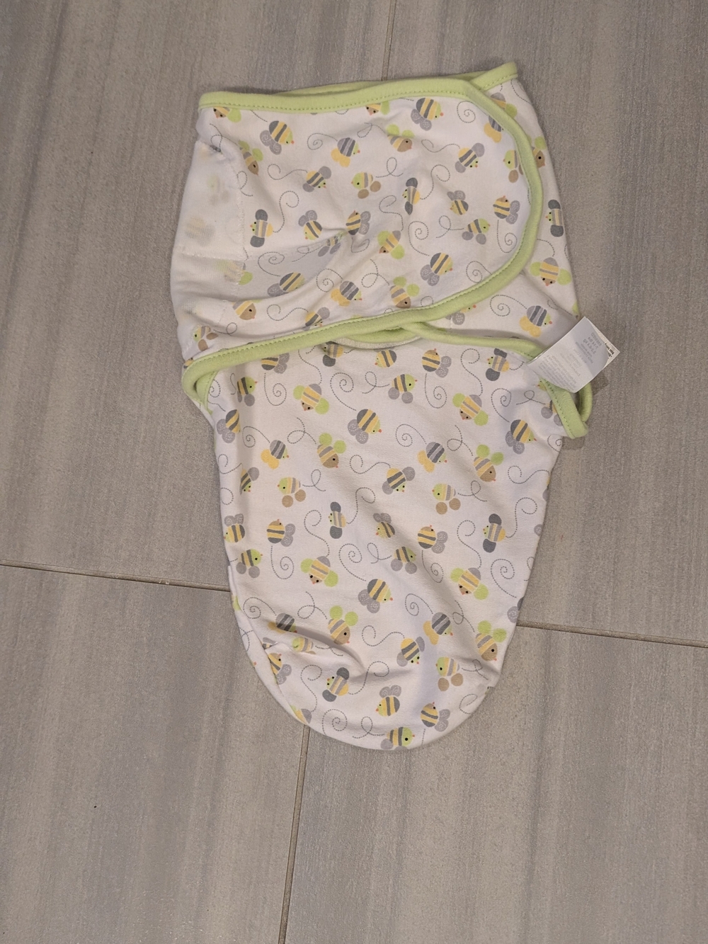 SwaddleMe White Baby Swaddle with Yellow and Light Green Bee Print